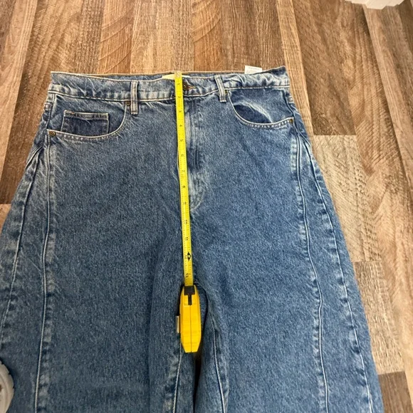 Women’s NWOT Outland Denim Barrel Leg Jeans - Picture 7 of 7